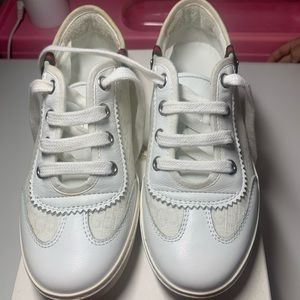 Gucci Brand New Sneakers size 33